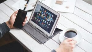 Teknologi Digital Terdepan dan Semakin Kompetitif Ilustrasi tentang Teknologi Digital Terdepan dan Semakin Kompetitif