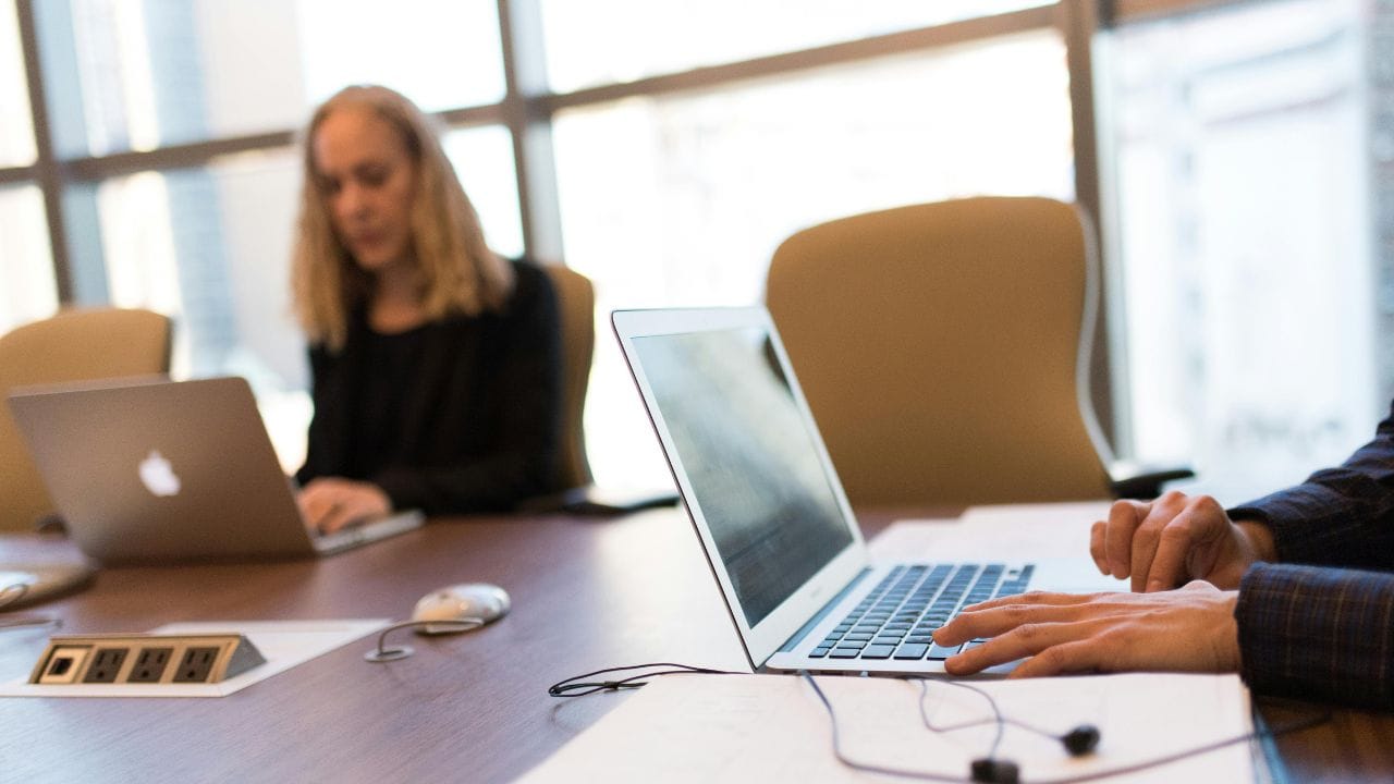 Ilustrasi tentang Teknologi Digital Terpadu Merupakan Transformasi Masa Depan