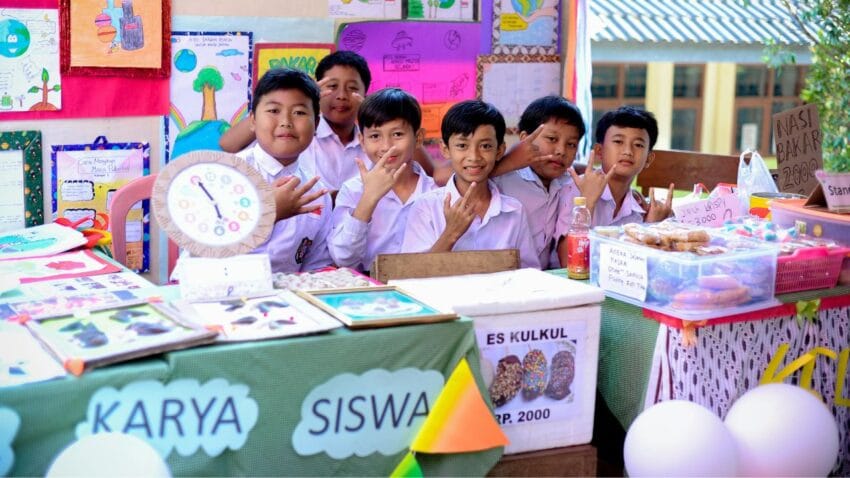 Memilih Ide Jualan Market Day Anak SD, Produk Makanan atau Non-Makanan